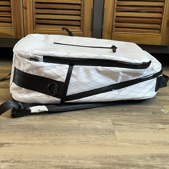 🆕DEFY Bucktown Backpack Ballistic Nylon White X-Pack NWOT - Picture 5 of 9